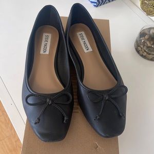 Steve Madden 8.5 flats